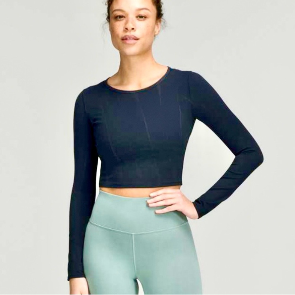 Lululemon Wunder Train Cropped Long Sleeve Shirt
Sun Bleached Wash True Navy
